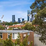 Top Level One Bedroom Apartment With Mcg Views