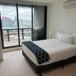 Winston Apartments Docklands