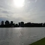 Melbourne Star Apartment