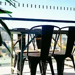 Ovation - New Footscray Apt W Parking & Pool