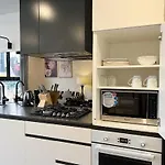 Spacious Family Home On Bourke City Centre