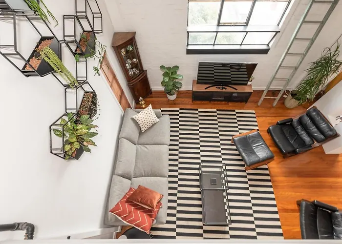 Staycentral - Fitzroy Converted Warehouse Penthouse