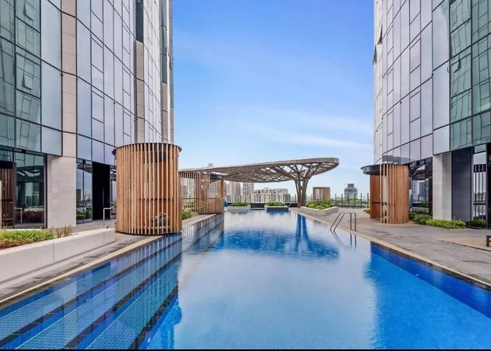 2 Bedroom Apartment Melbourne Square