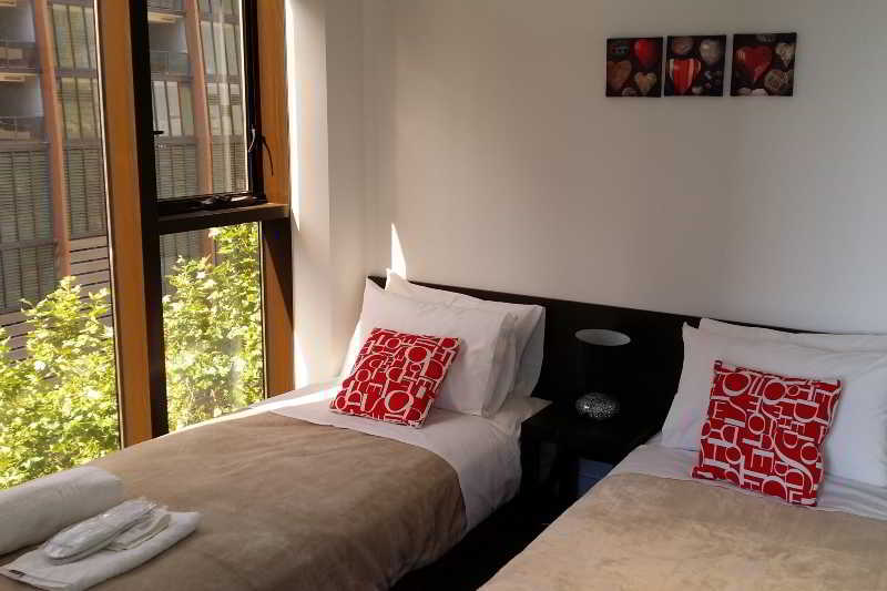 Aura On Flinders Serviced Aparthotel 4*