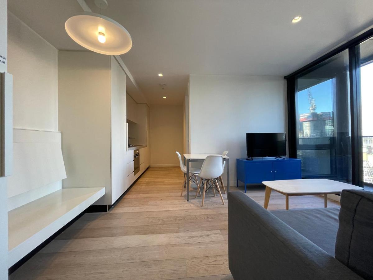 Readyset At Empire Apartment