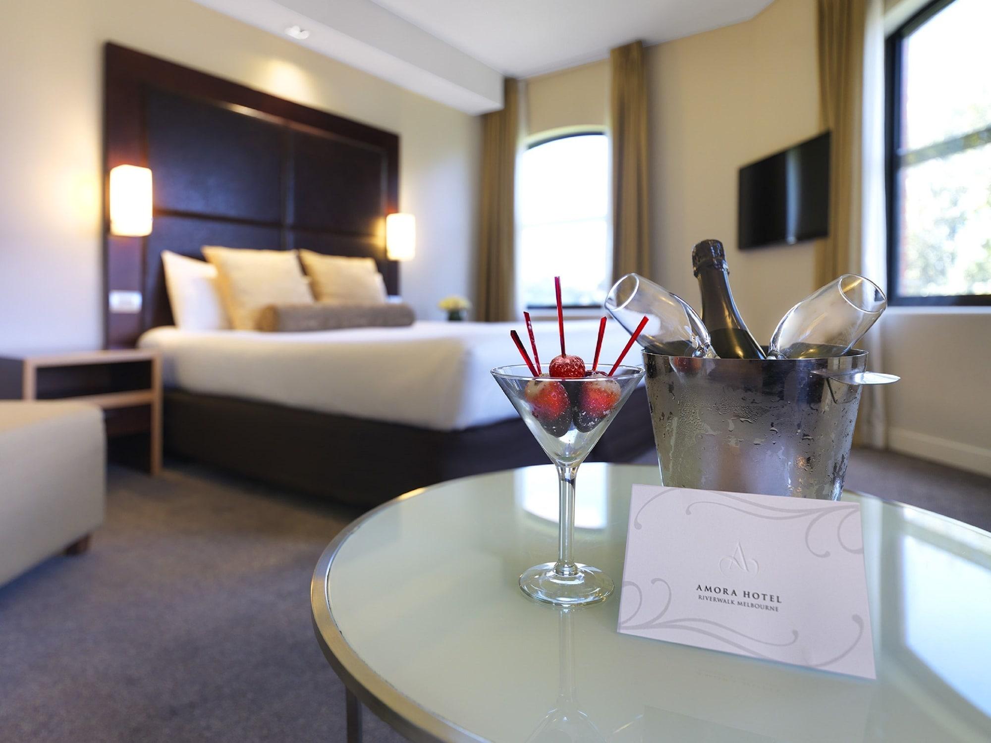 Amora Riverwalk Hotel
