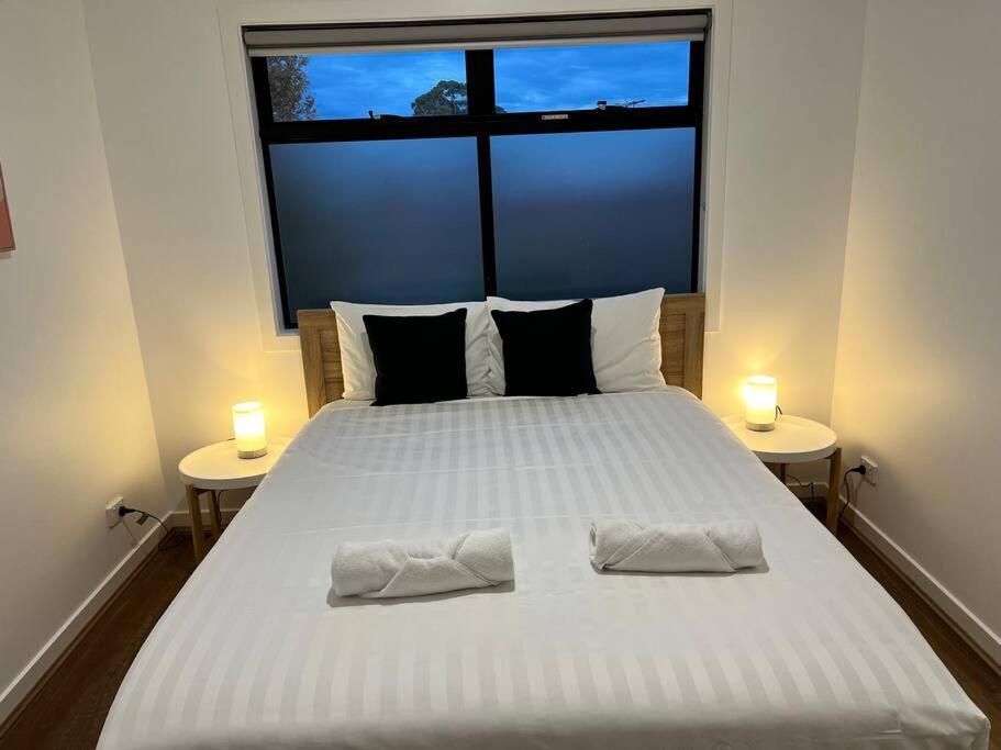 Brand New Modern 2 Bedroom At Airport! Bahay bakasyunan