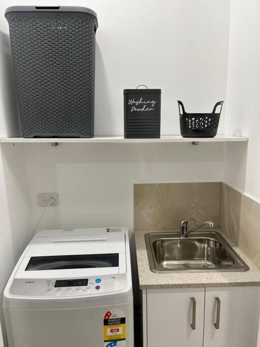 Brand New Modern 2 Bedroom At Airport! Bahay bakasyunan Melbourne