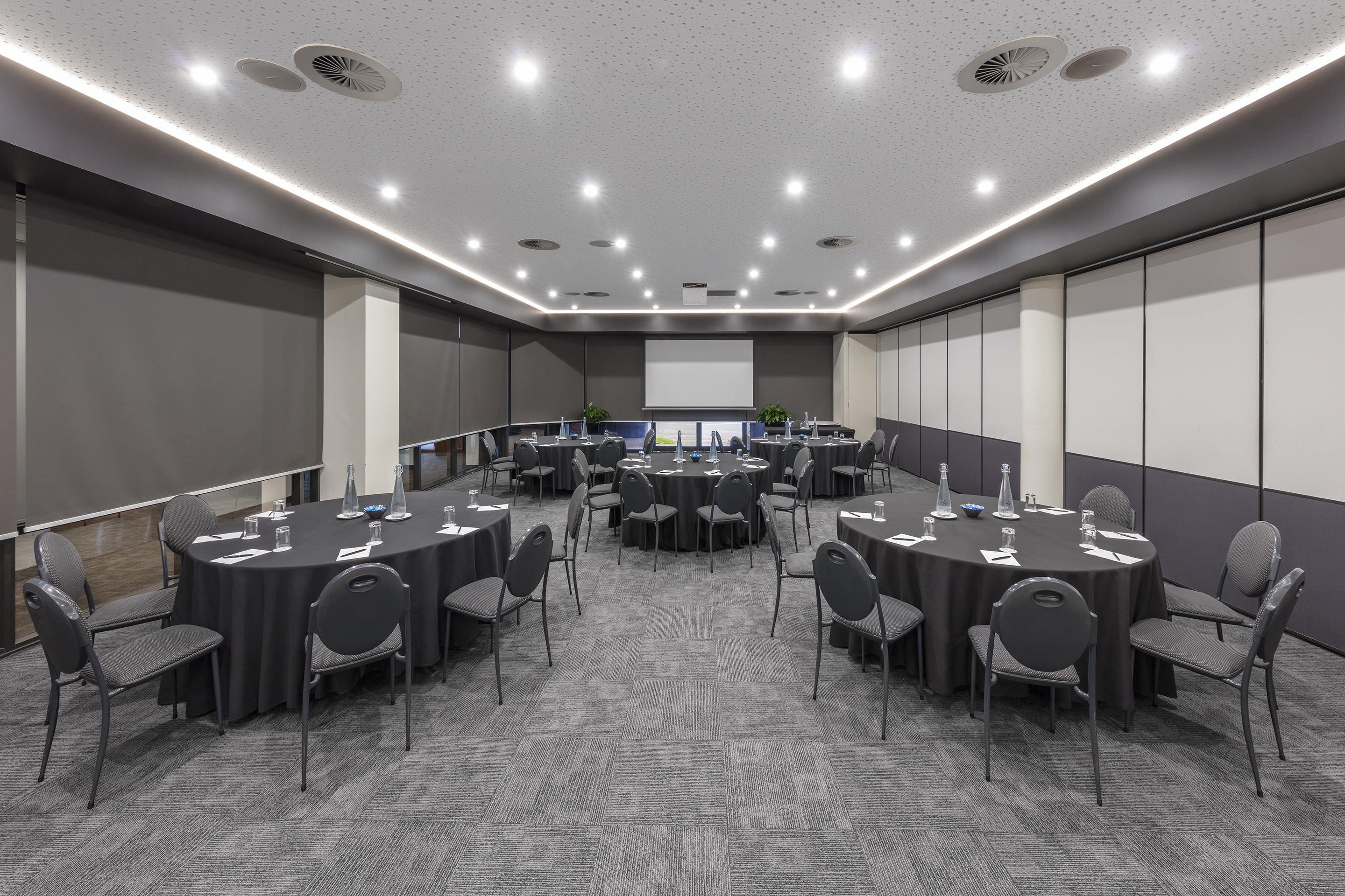 Amora Riverwalk Hotel 4*