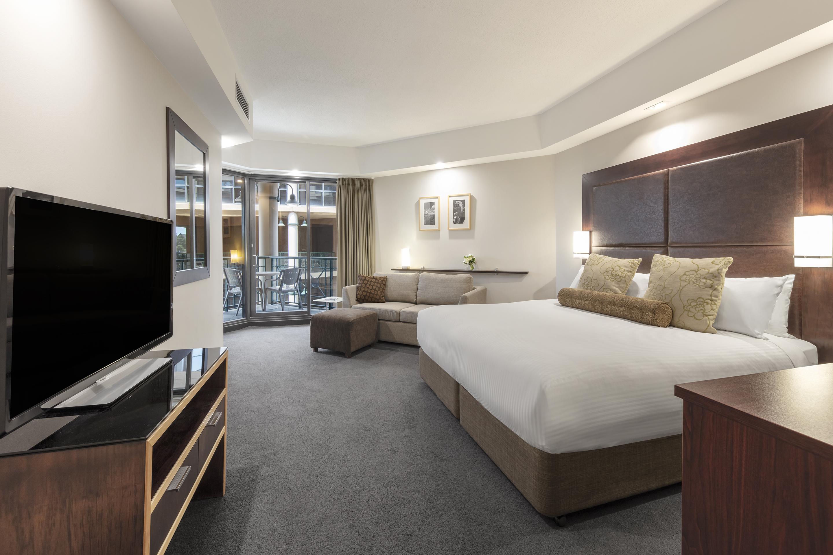 Amora Riverwalk Hotel