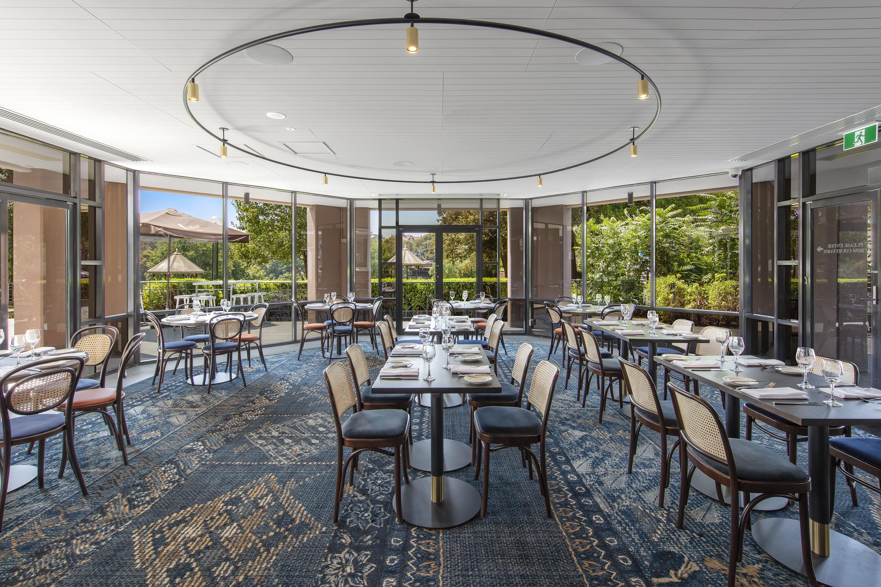 Amora Riverwalk Hotel 4*