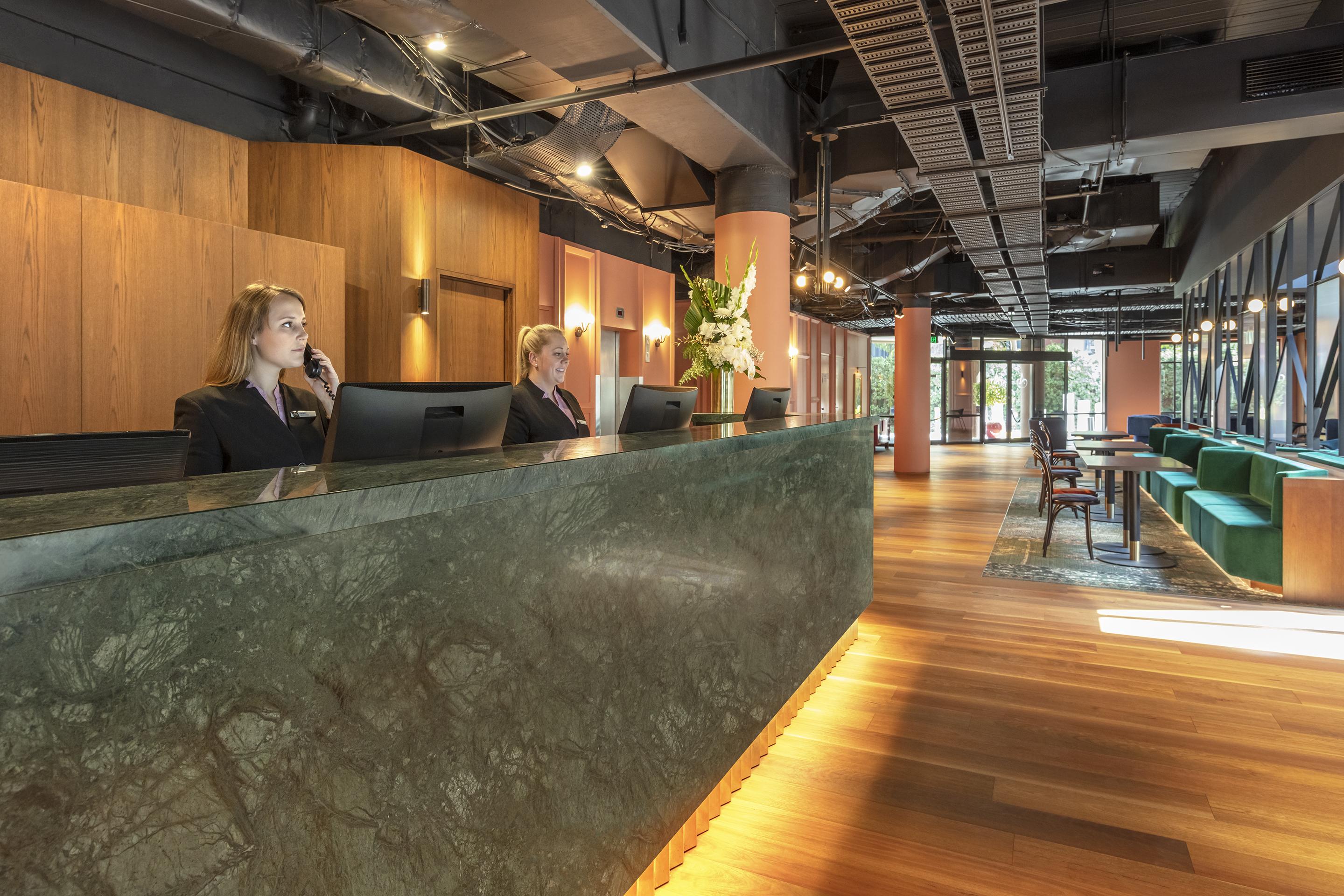 Amora Riverwalk Hotel 4*