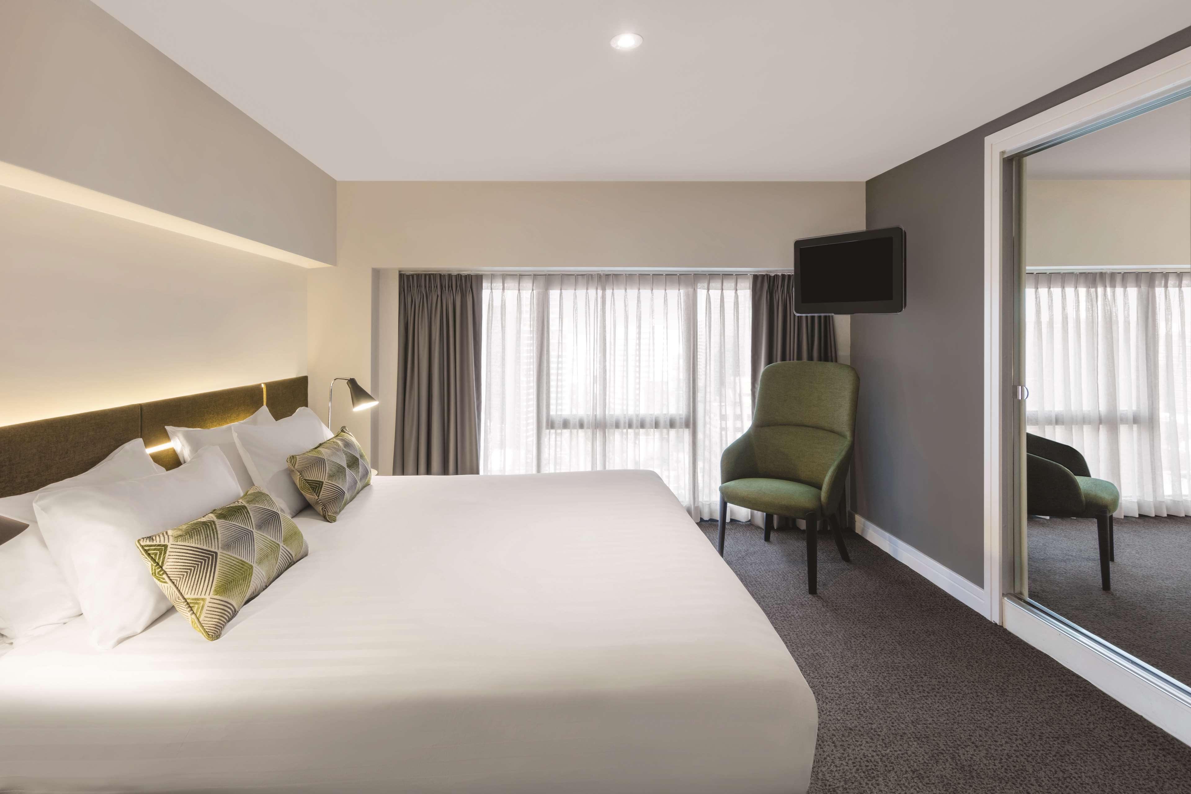 Adina Aparthotel 4*