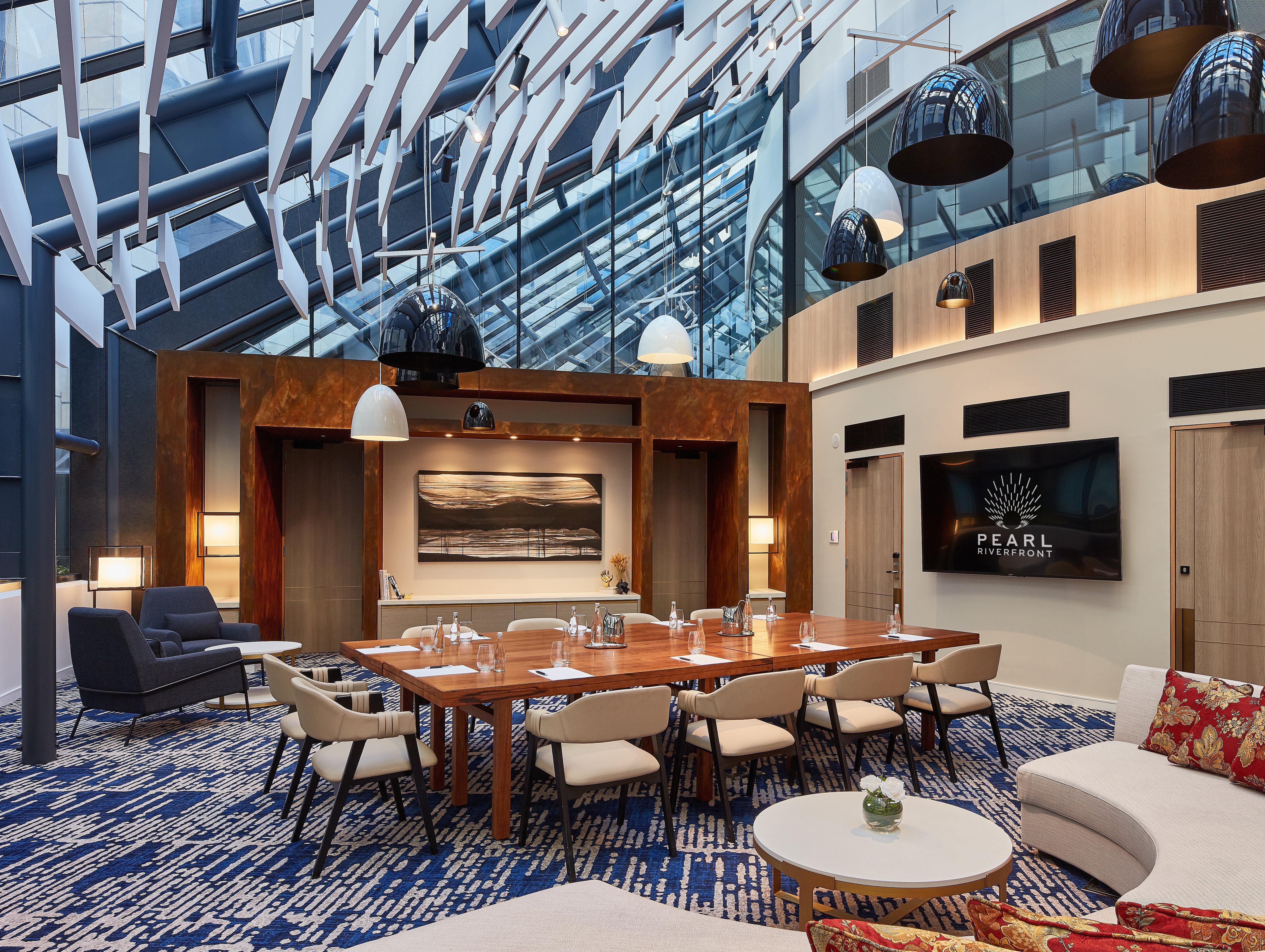 Crowne Plaza By Ihg 4*