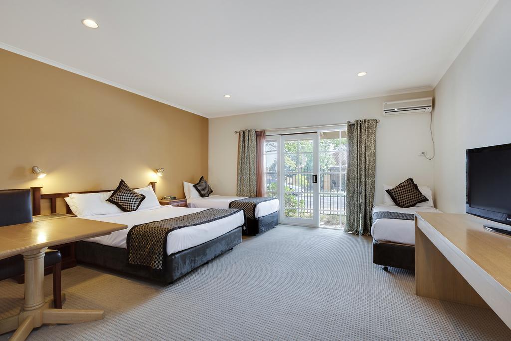 Greensborough 3* Melbourne