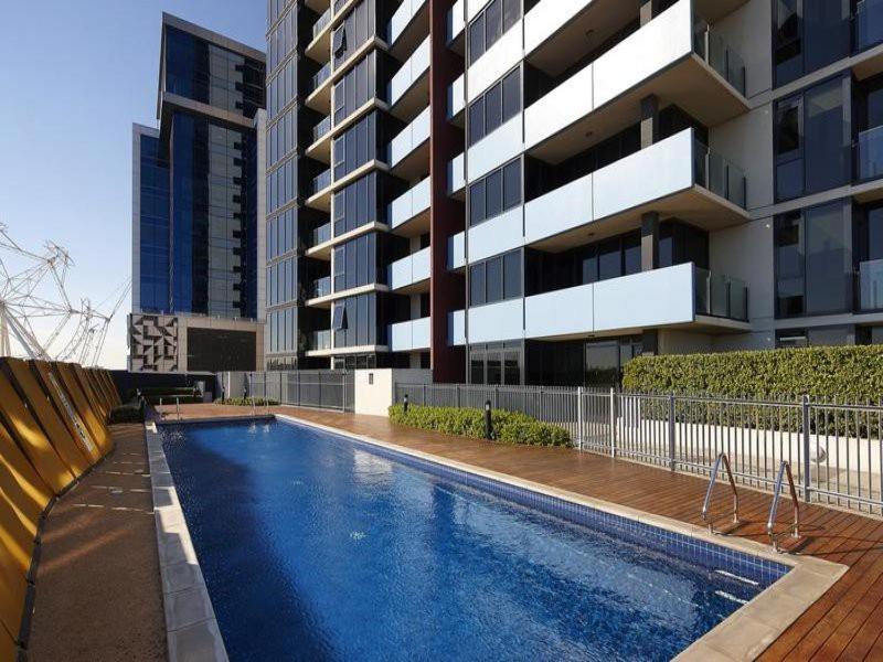 Apartment Lifestyle 2bed, 2bath Apartment, Parking & Pool Melbourne