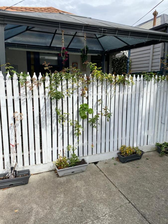 Bed & Breakfast Lovely Older Melbourne