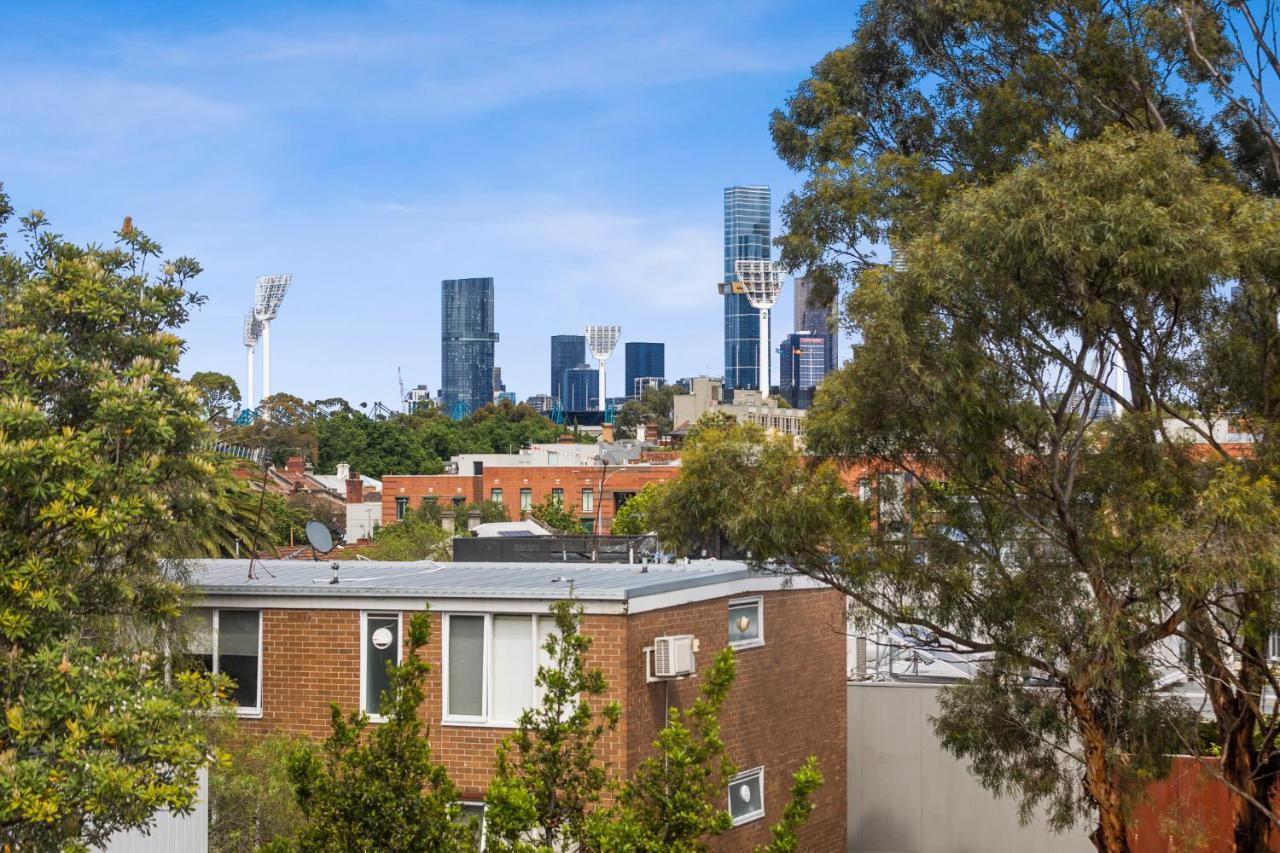 Apartment Level One Bedroom With Mcg Views *