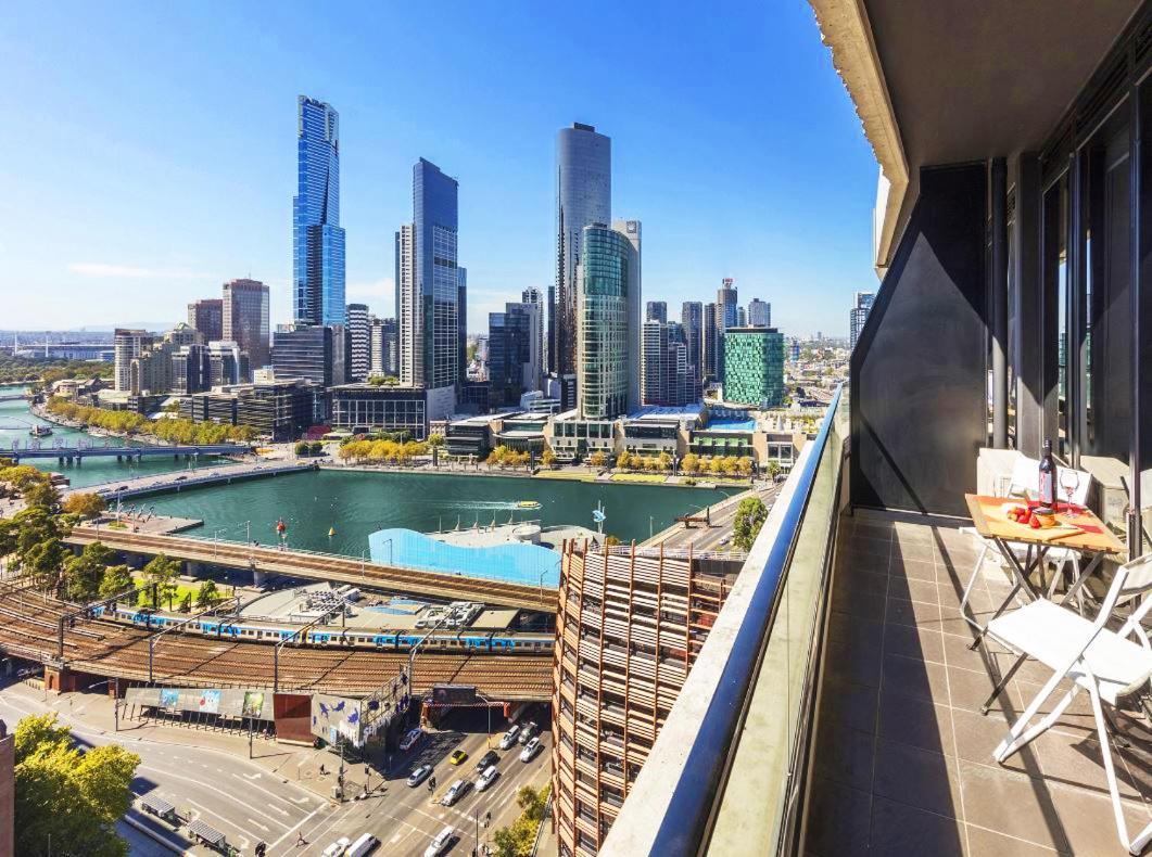 Aparthotel Aura On Flinders Serviced