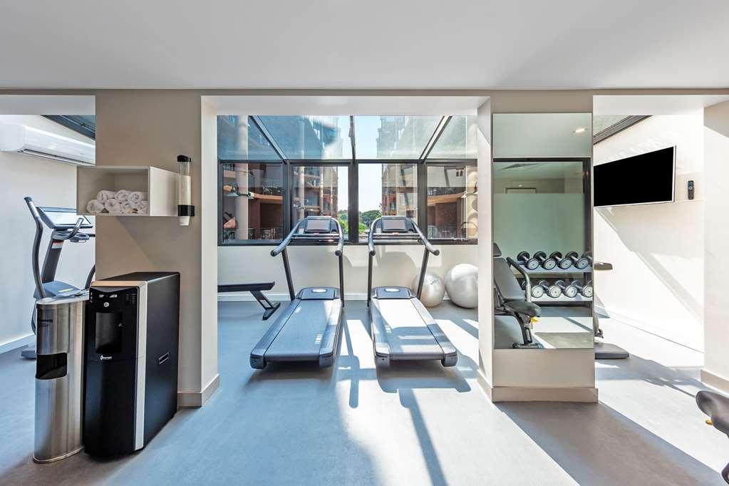 Amora Riverwalk 4*