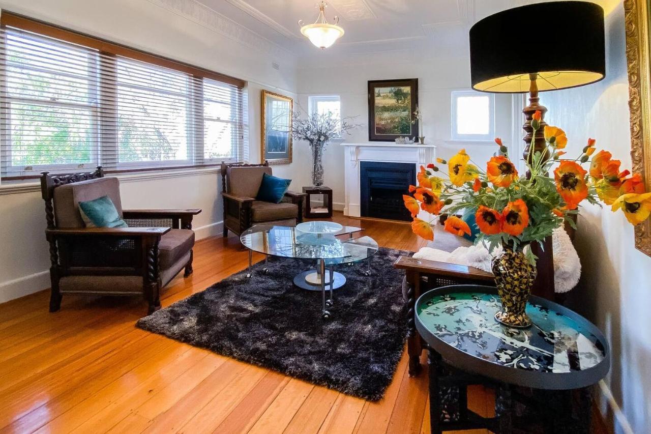 'the Gables' Stylish Victorian Beachfront Abode