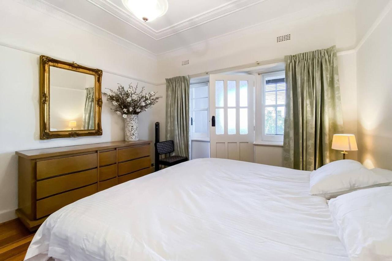 'the Gables' Stylish Victorian Beachfront Abode Apartment *