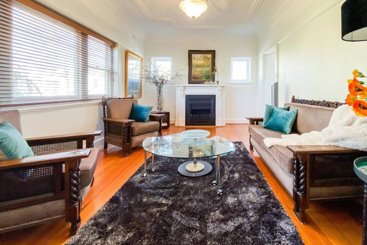 'the Gables' Stylish Victorian Beachfront Abode Apartment Melbourne