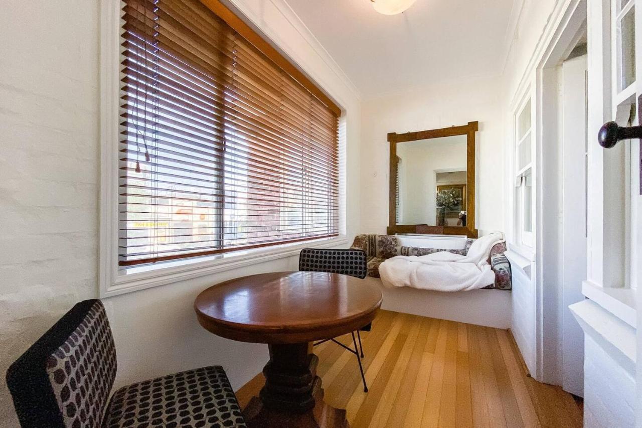 'the Gables' Stylish Victorian Beachfront Abode *