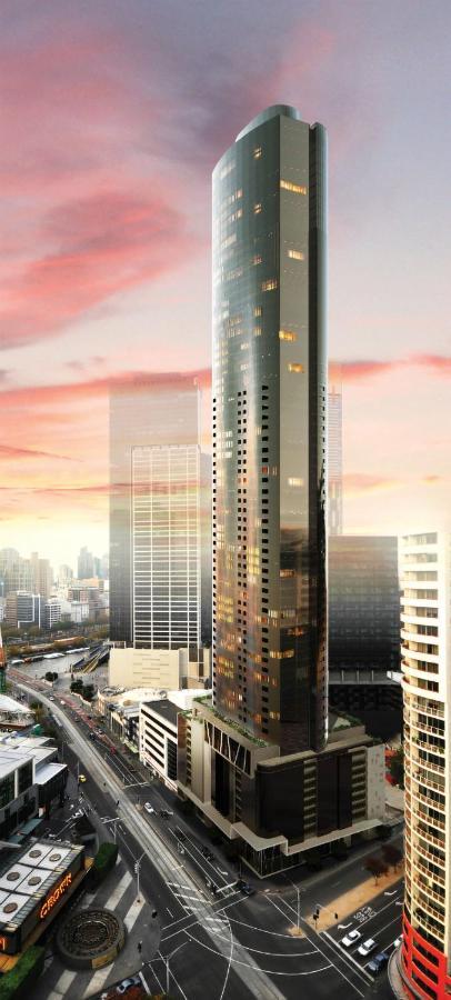 Fantastic Views At Luxury Prima Pearl Tower Apartment Melbourne
