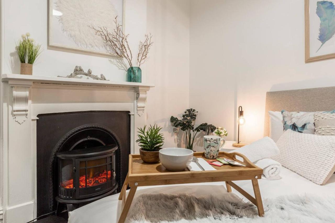 A Carlton Classic - Quaint Inner-city Getaway Holiday home *