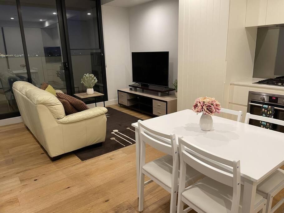 Lovely 1bd With Free Parking View Melbourne