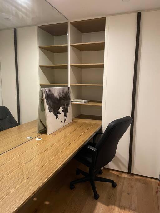 Lovely 1bd With Free Parking View