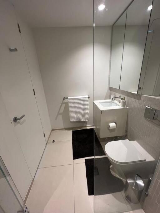 2 Bedroom Square *