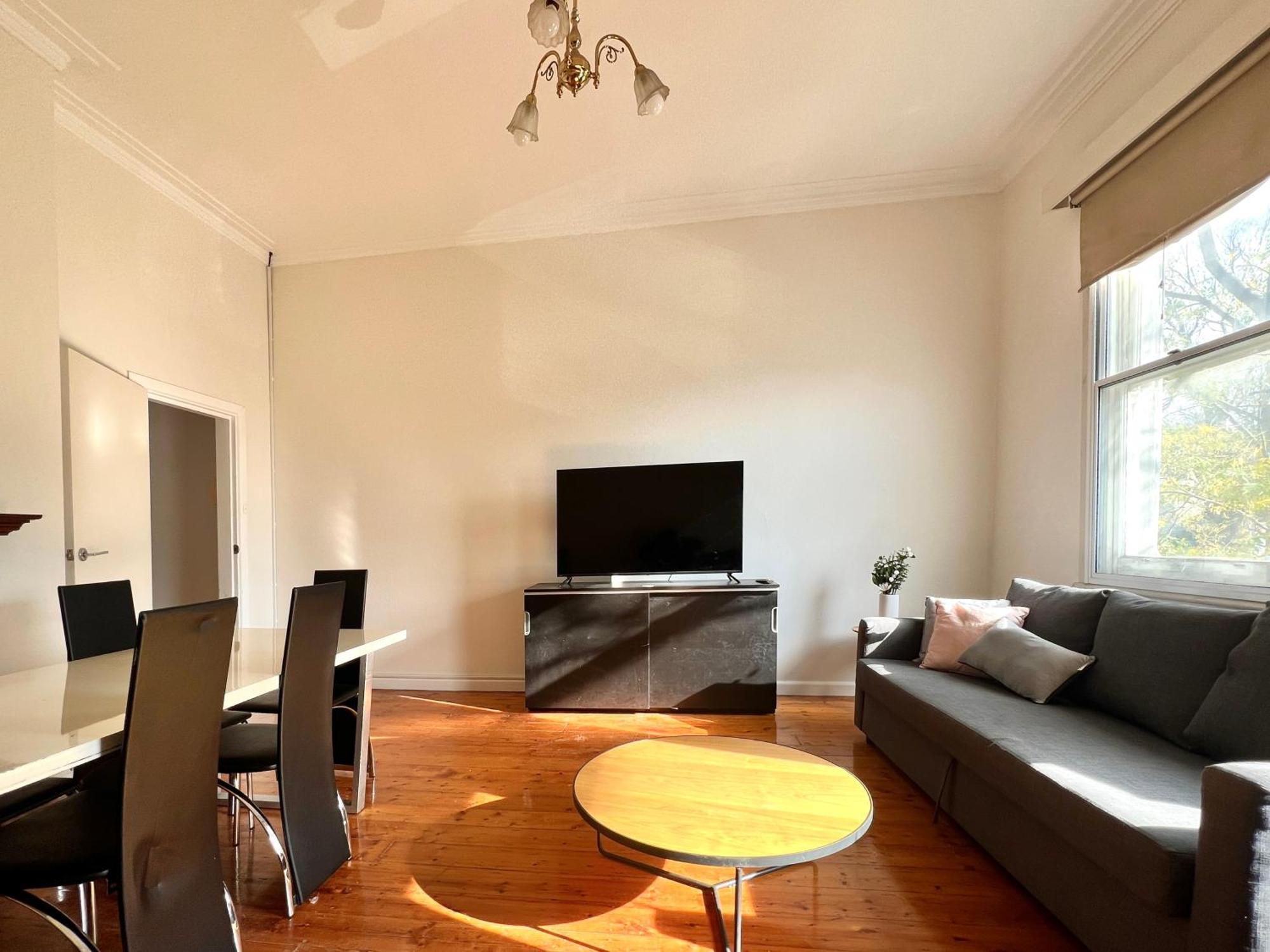 Victorian Terrace In The Heart Of It All!
