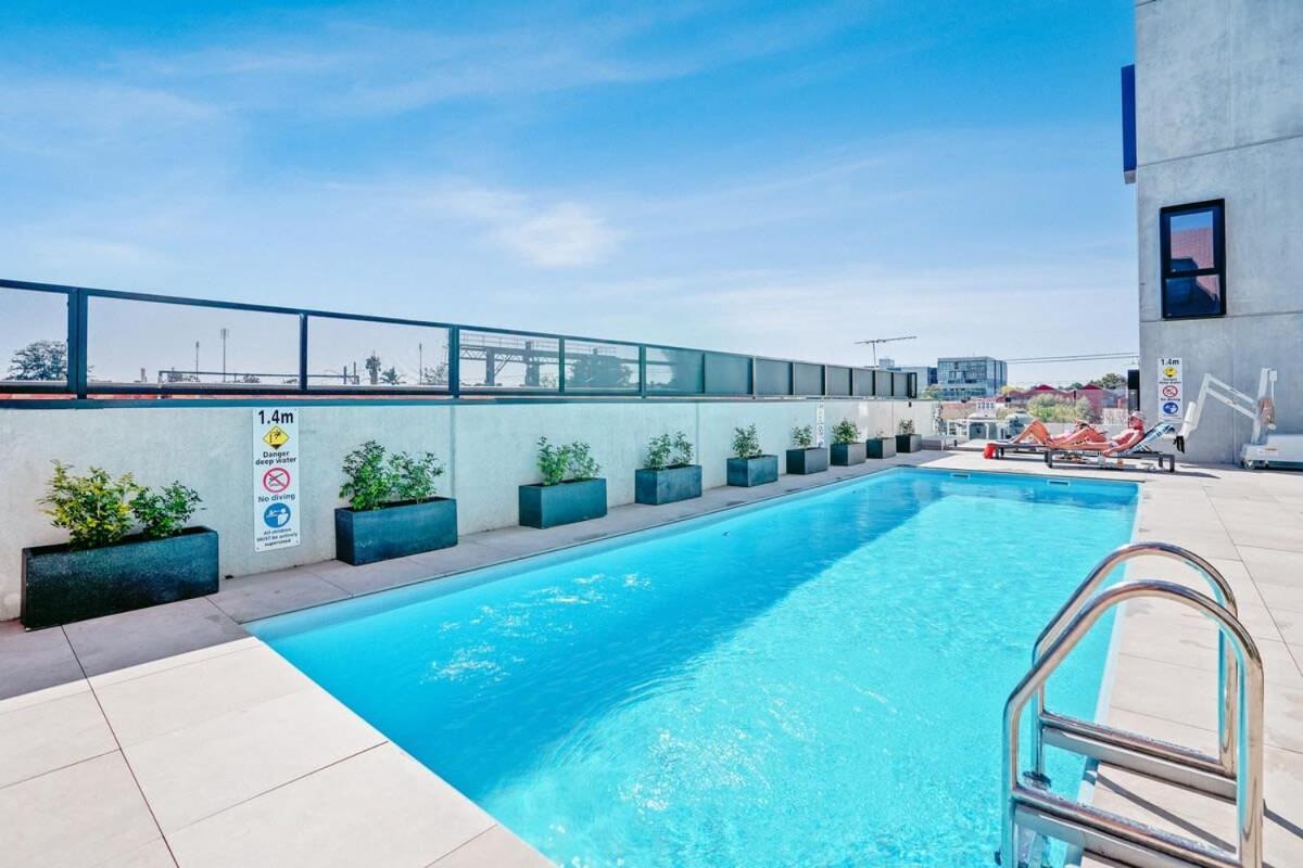 Ovation - New Footscray W Parking & Pool Melbourne