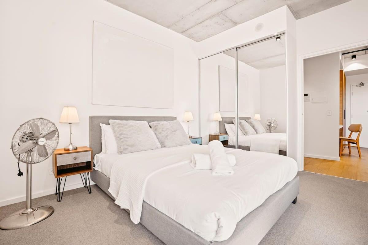Ovation - New Footscray W Parking & Pool Melbourne