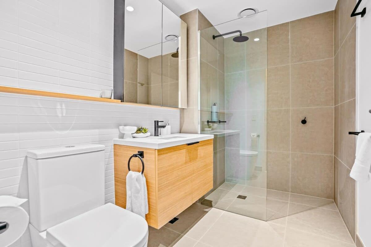 Ovation - New Footscray W Parking & Pool *