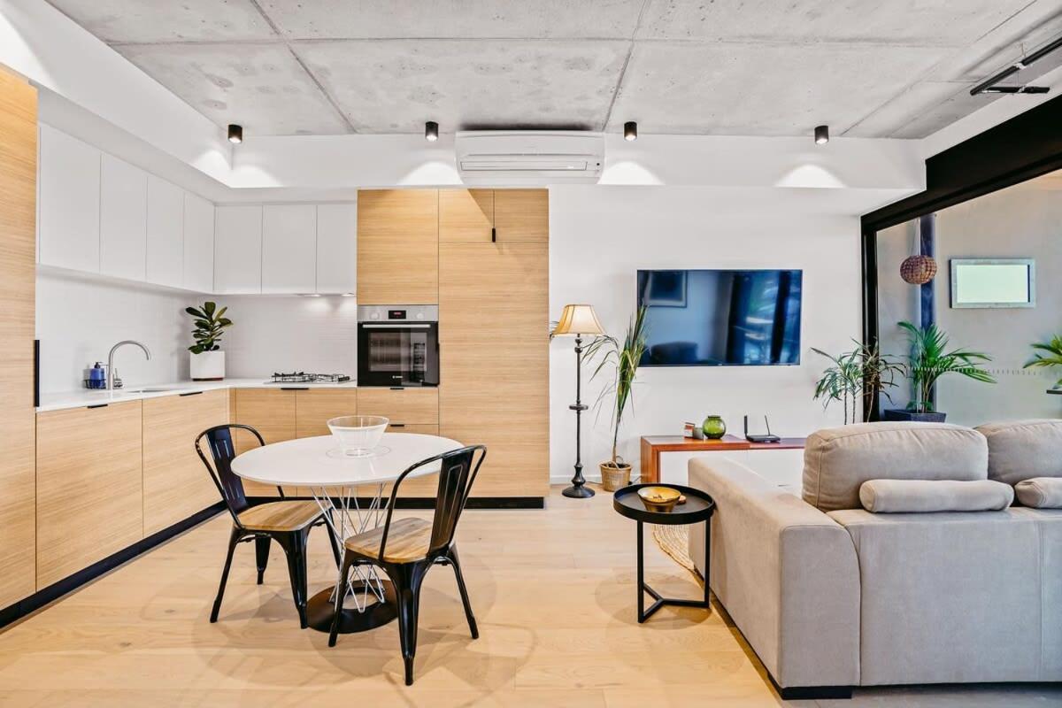 Apartment Ovation - New Footscray W Parking & Pool
