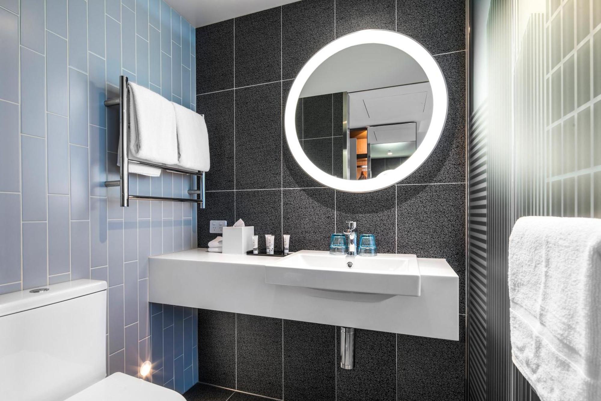 Express Little Collins By Ihg