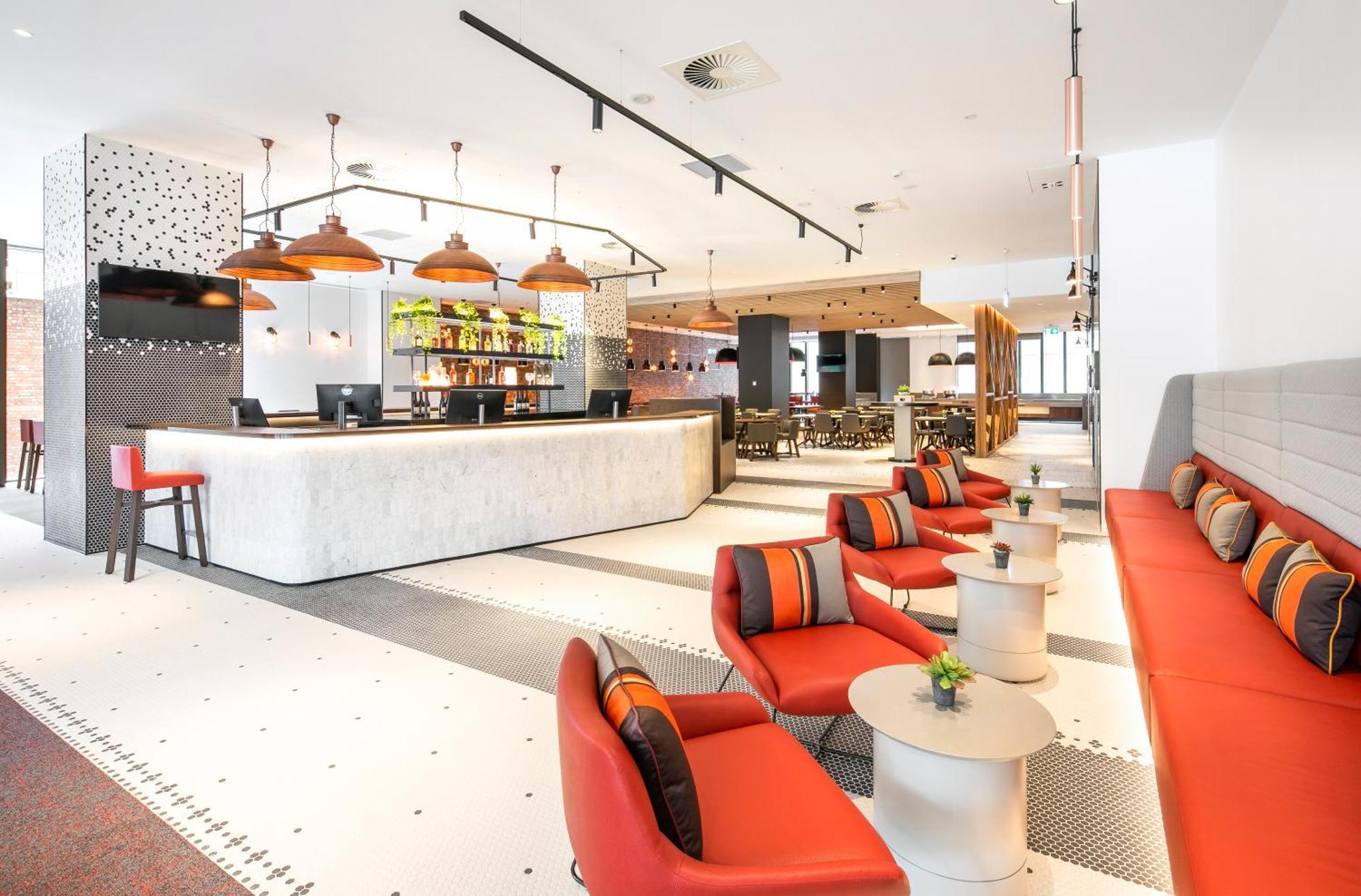 Hotel Express Little Collins By Ihg 4*