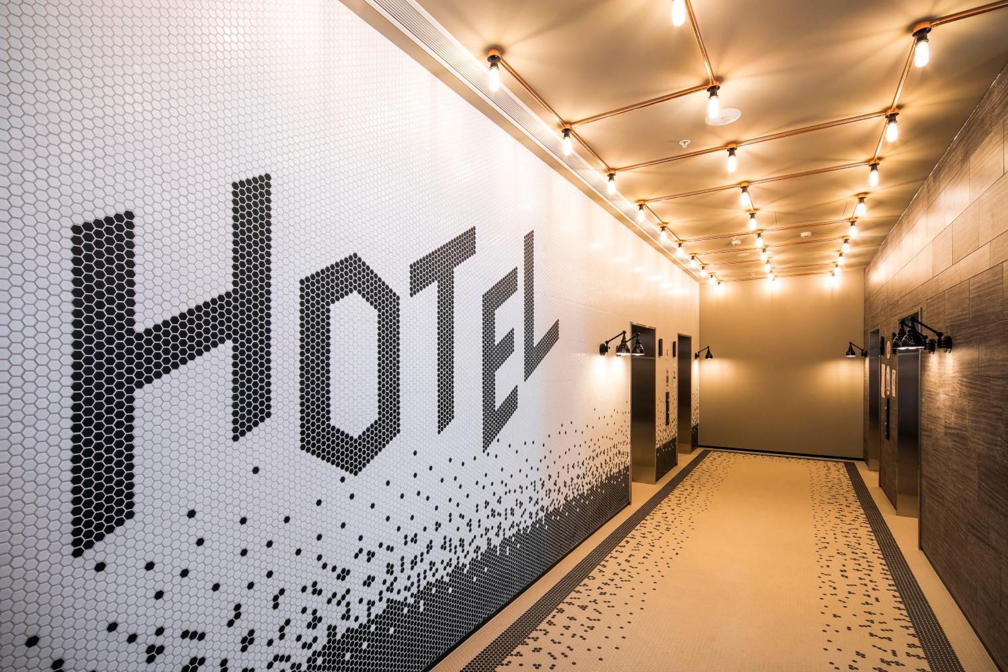 Hotel Express Little Collins By Ihg 4*