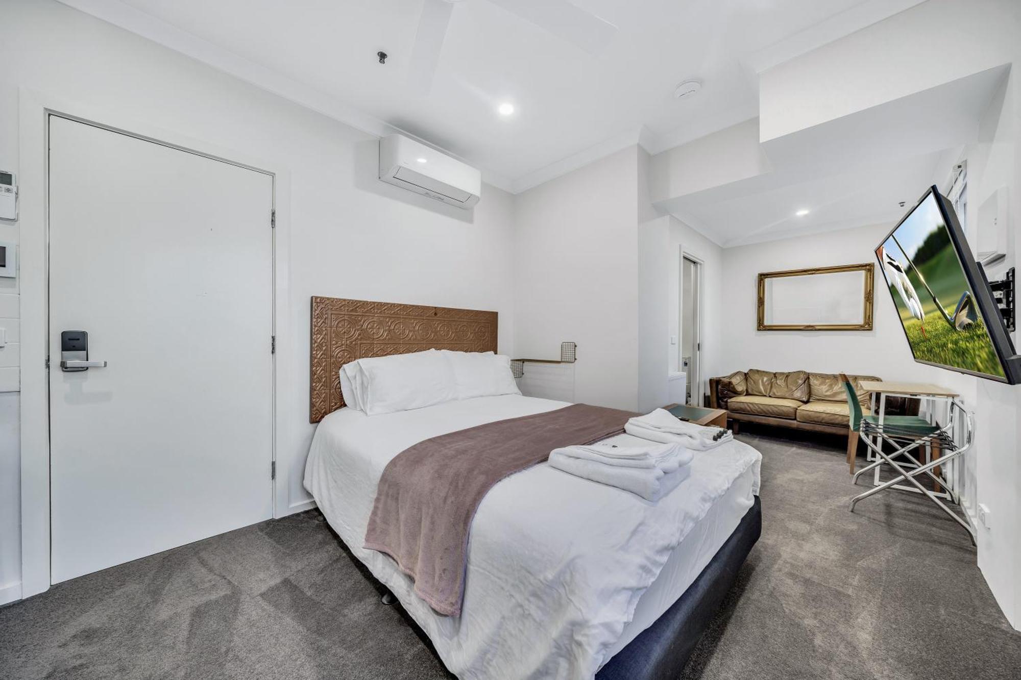 Grosvenor 3121 Richmond Apartment *