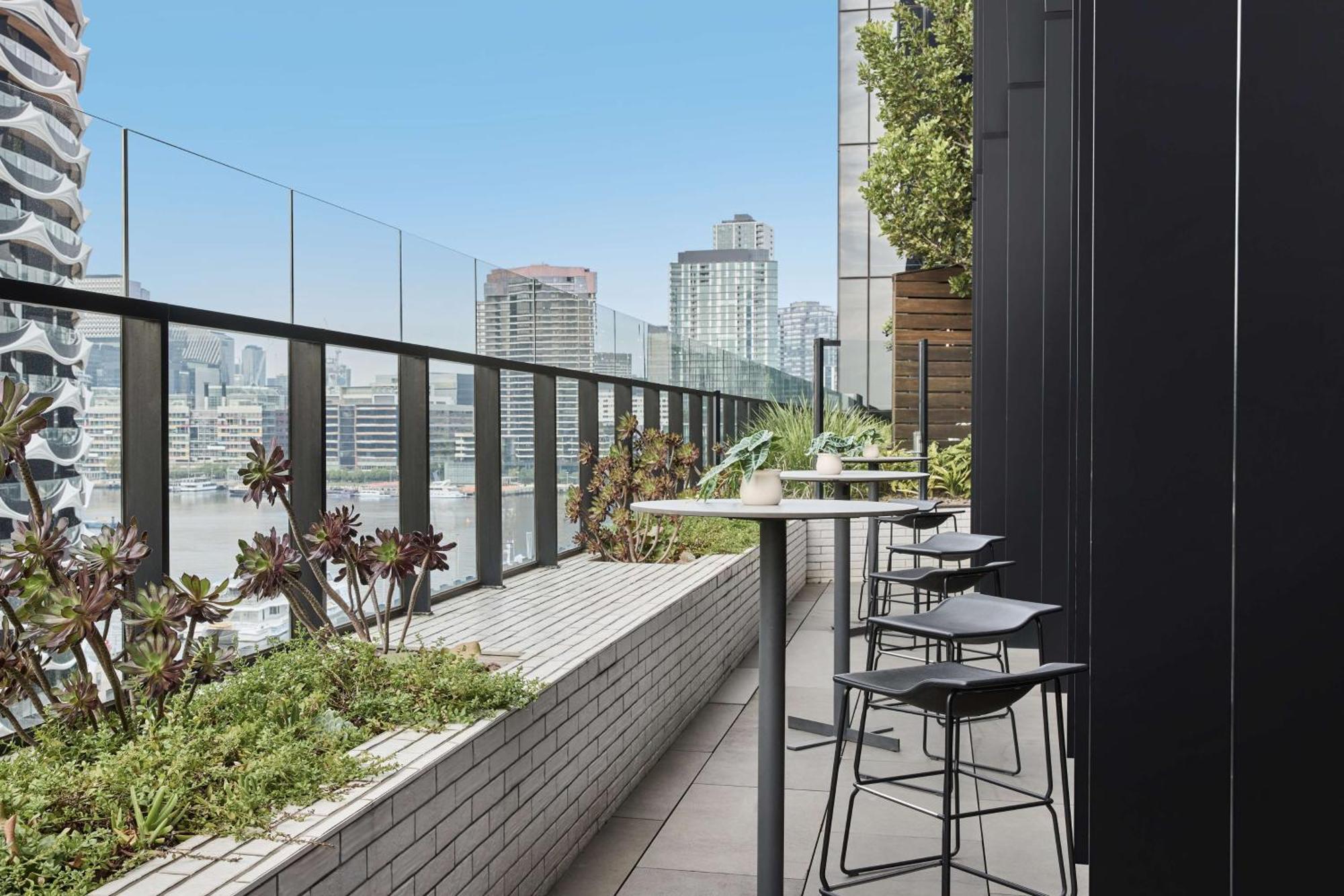 Hotel Vibe Docklands 4*