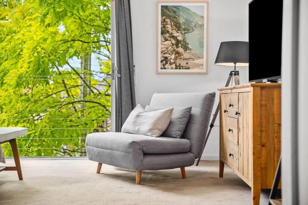The Avenue The Place Terrific 4br 2bth Townhouse * Melbourne