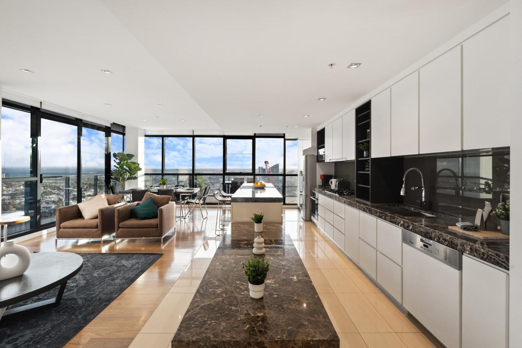 Complete Host Clarendon St Melbourne