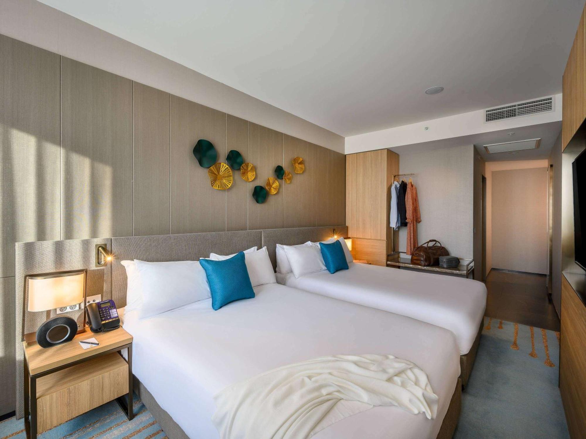 Novotel Hotel 4*