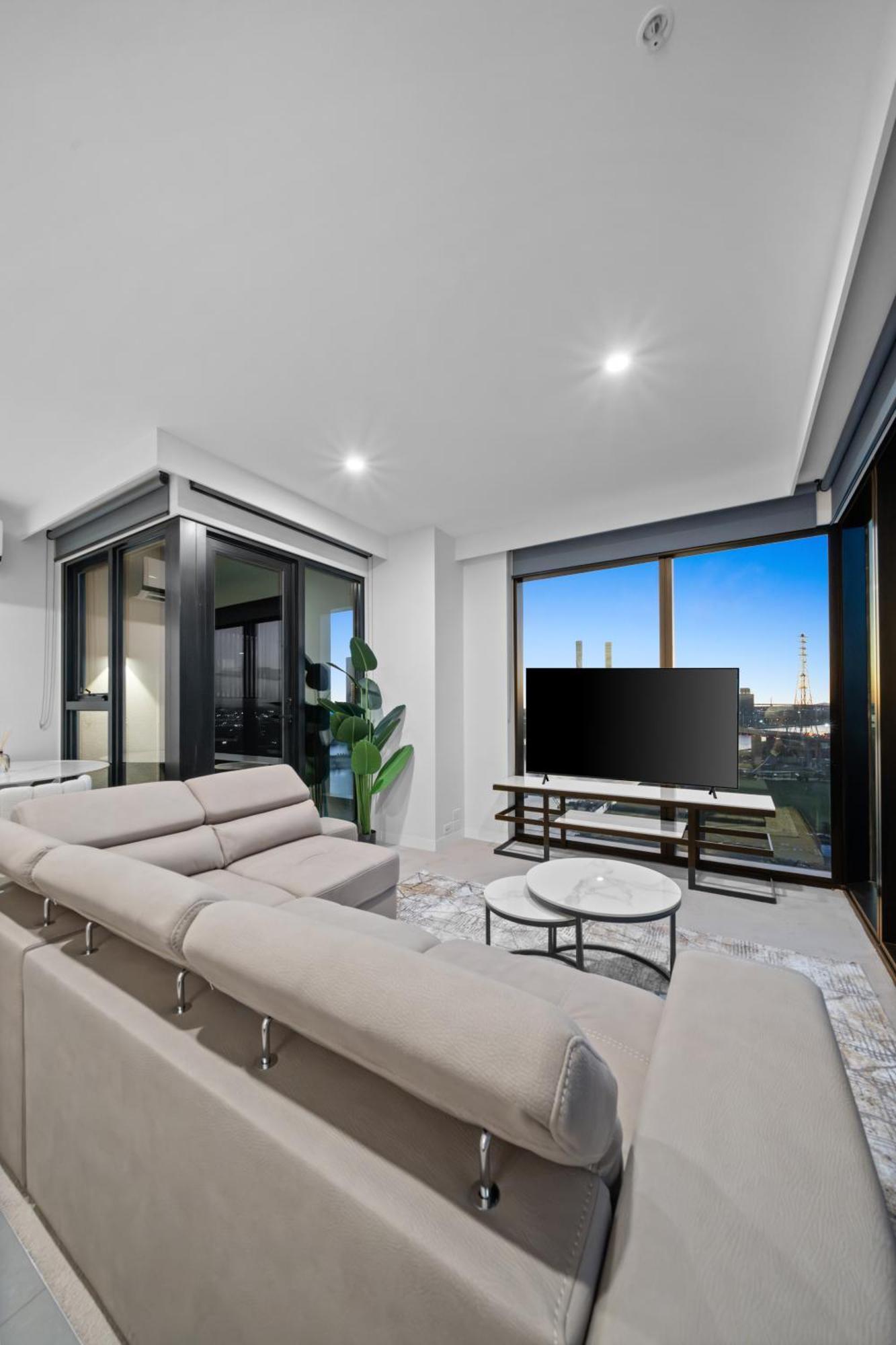 Apartment Marina Tower Fireworks View & Prime Location Melbourne
