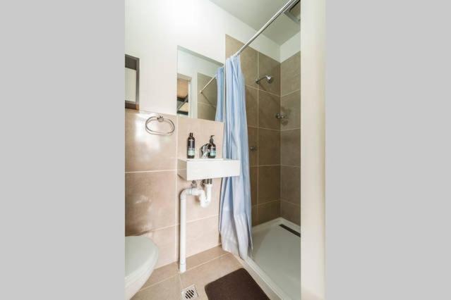 Carlton Loft- 4-6 Guests #ausgp #directtram #f1 #melb 12 Mins #cbd Apartamento *