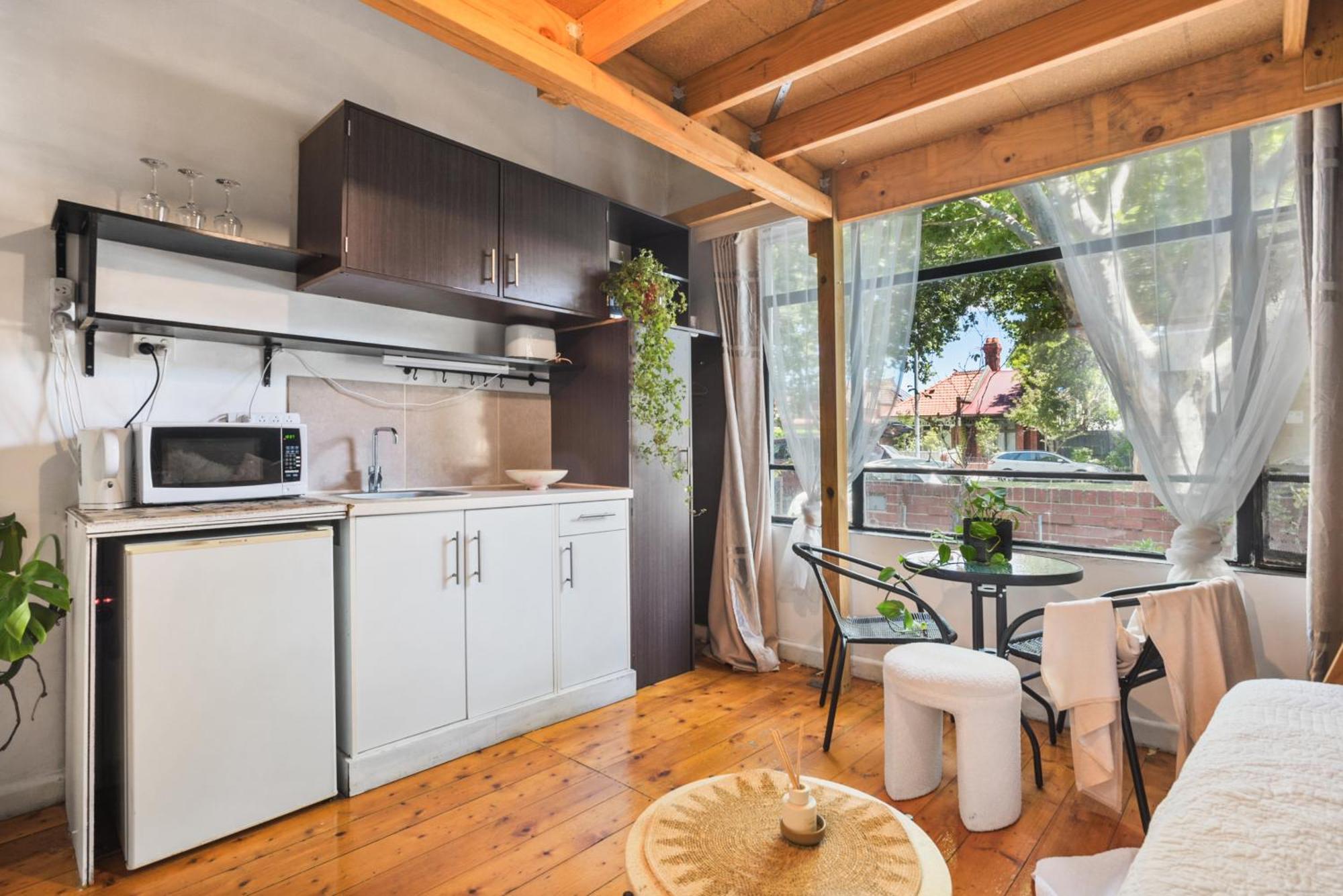 Carlton Loft- 4-6 Guests #ausgp #directtram #f1 #melb 12 Mins #cbd * Melbourne