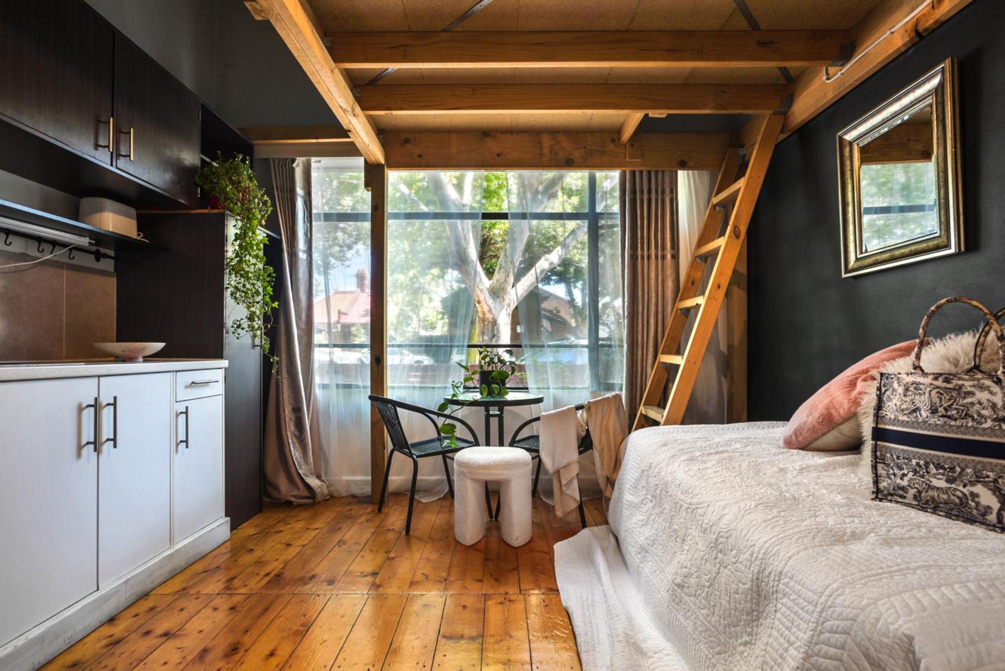 Apartamento Carlton Loft- 4-6 Guests #ausgp #directtram #f1 #melb 12 Mins #cbd Melbourne
